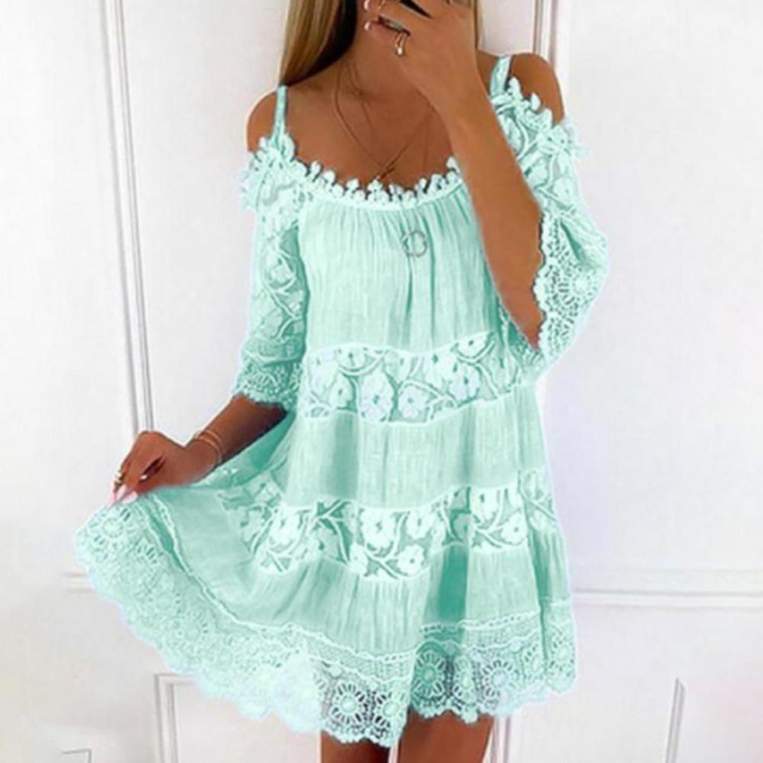 Laura | Vestido Bohemio Con Hombros Descubiertos - Estilo Ligero y Femenino