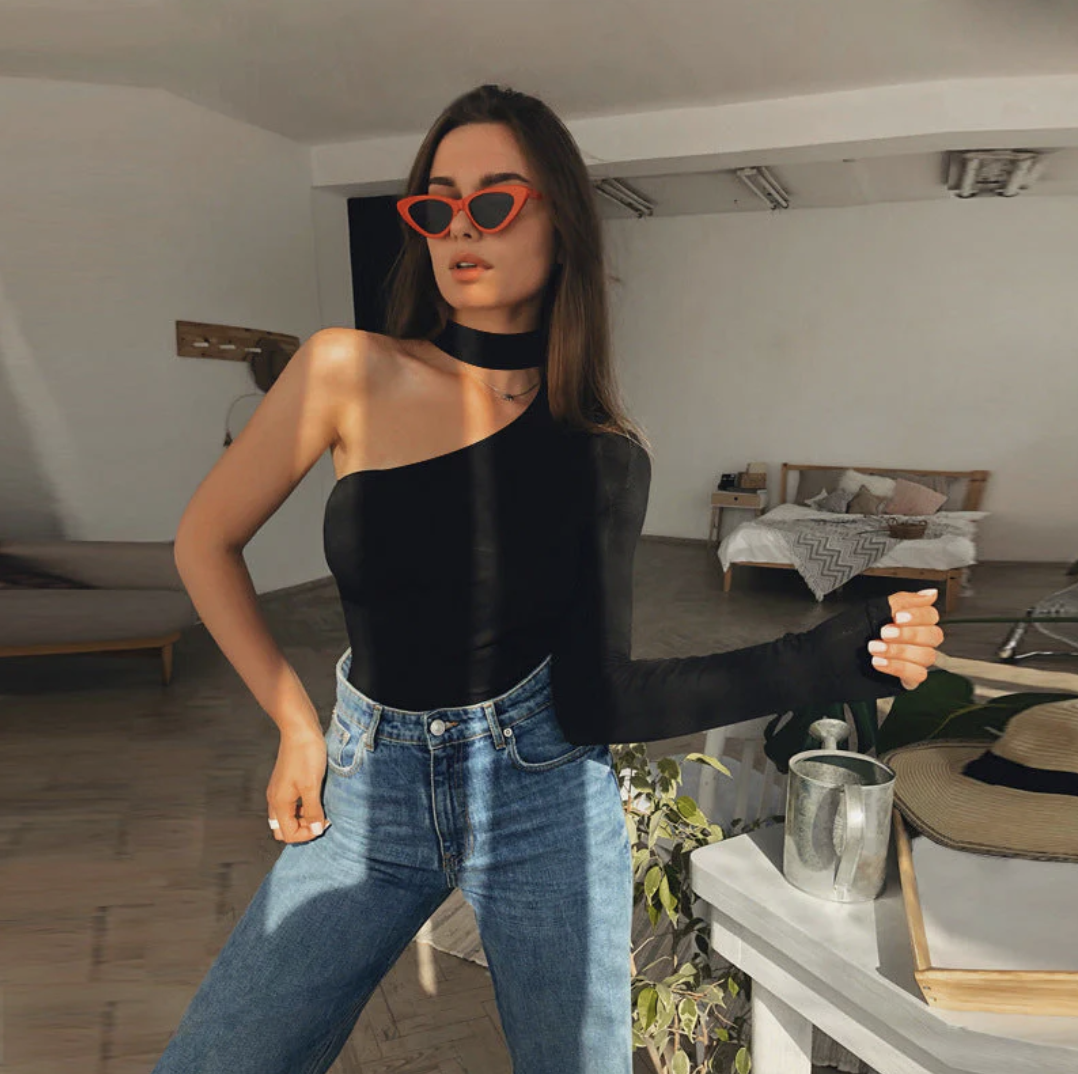 Léa|Top Asymmetrisk Eleganse Og Dristighet