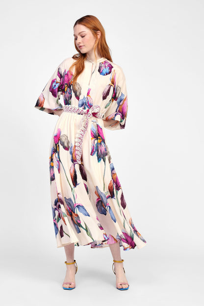 Maïa | Lang Kjole Med Print – Floral Elegance Og Flydende Udseende 