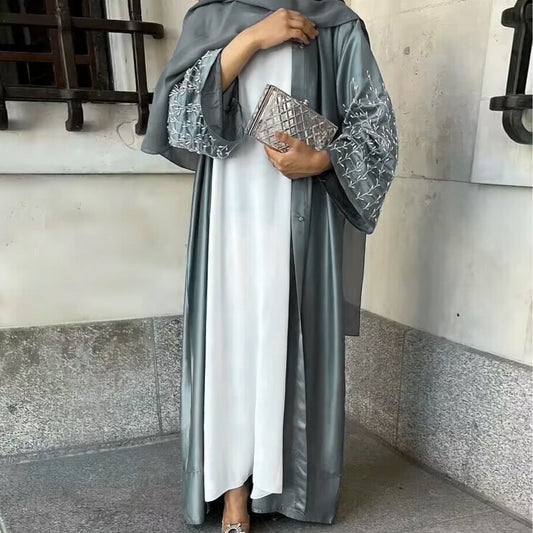 Melodia | Abaya Fluida Con Maniche Ricamate 